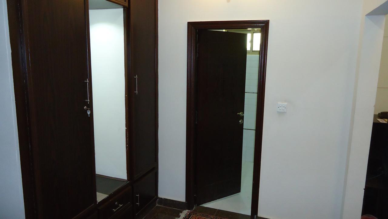 Midway Hotel & Restaurant Sadiqabad Экстерьер фото