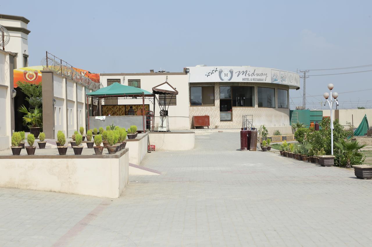 Midway Hotel & Restaurant Sadiqabad Экстерьер фото