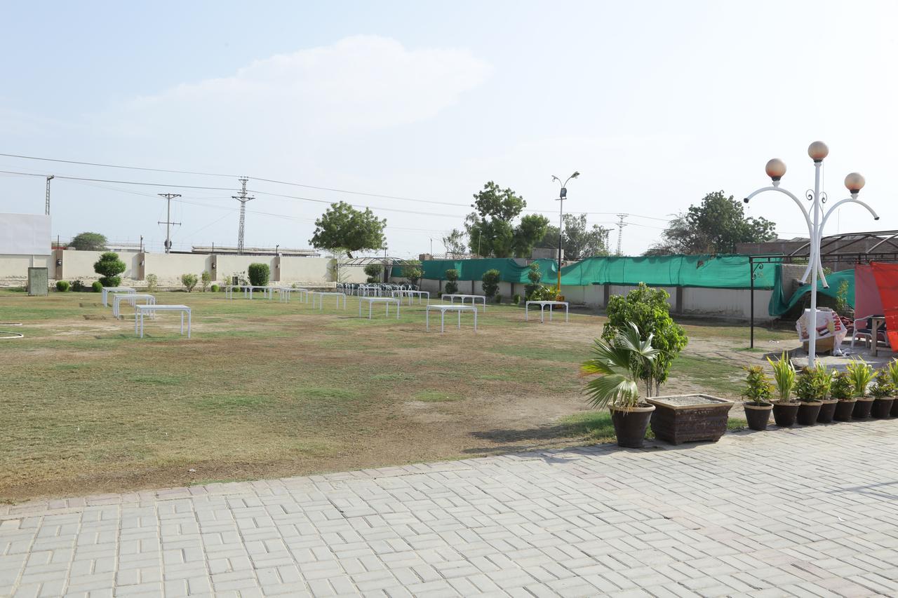 Midway Hotel & Restaurant Sadiqabad Экстерьер фото