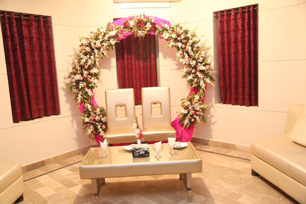 Midway Hotel & Restaurant Sadiqabad Экстерьер фото